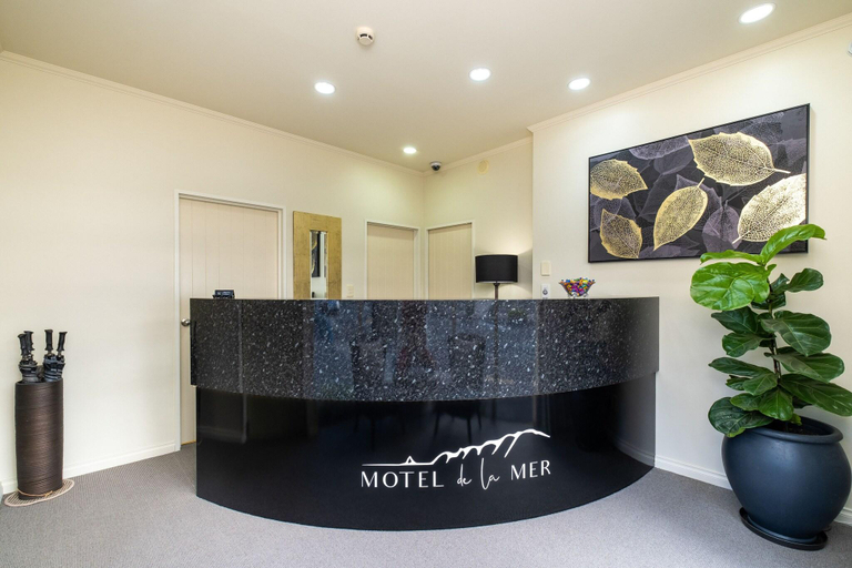 Public Area 2, Motel de la Mer, Napier