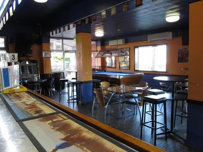 Food & Drinks 5, Sun Palms Motel, Rockhampton
