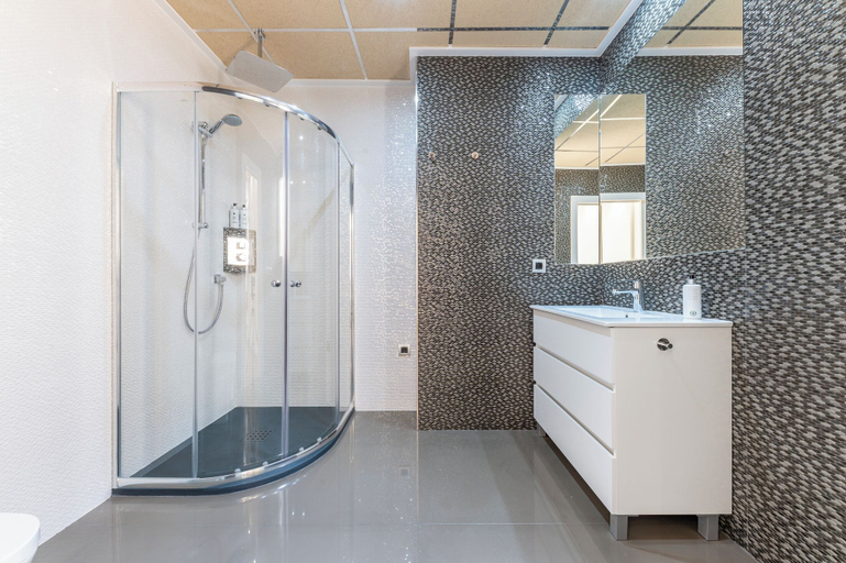 Bathroom 3, Montiboli Apartments by Buccara, Alicante