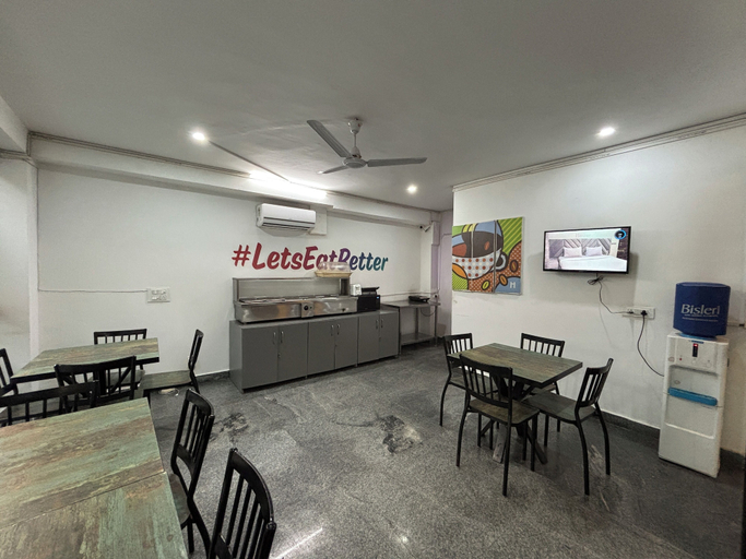 Food & Drinks 3, Housr Sector 43 Gurgaon Paras Hospital, Gurgaon