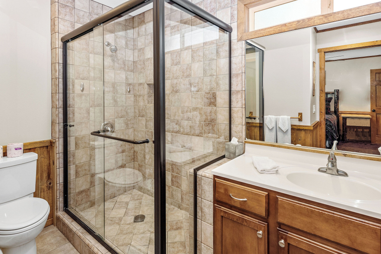 Bathroom 3, Blue Jay Chalet, San Bernardino