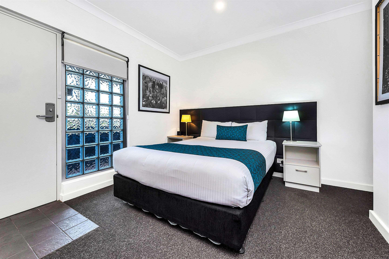 Bedroom 3, Comfort Inn & Suites Manhattan, Adelaide