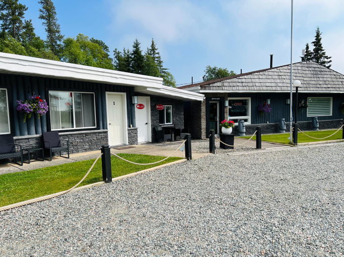 Others 3, Mystic Isle Motel, Algoma