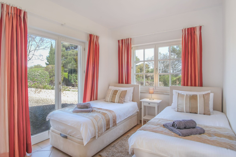 Room 2, Vale Verde in Lagos With 6 Bedrooms and 4 Bathrooms, Lagos