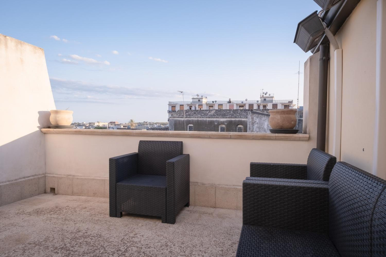 Others 2, "Dal Commediante Apartment" Terrace in Historic Center, Syracuse