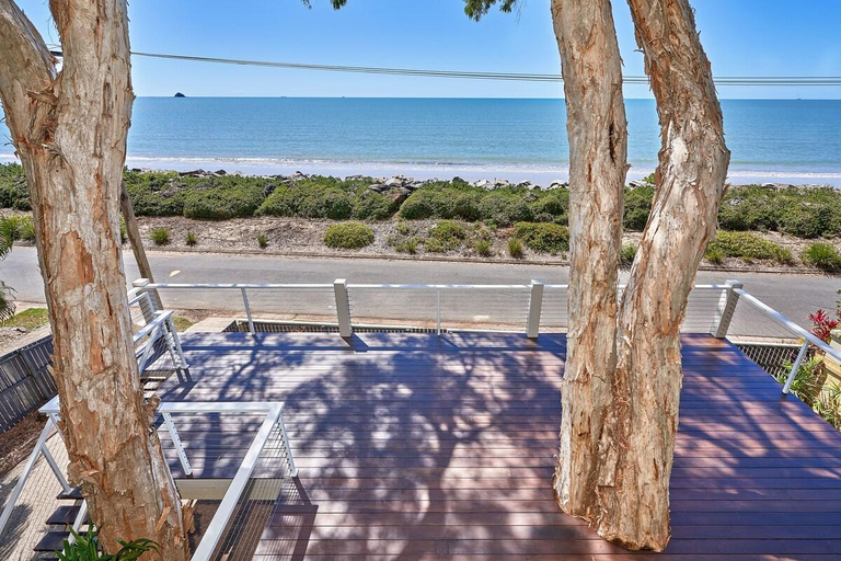 Others 5, Decked Out By The Sea 4 Bedrooms, Cairns