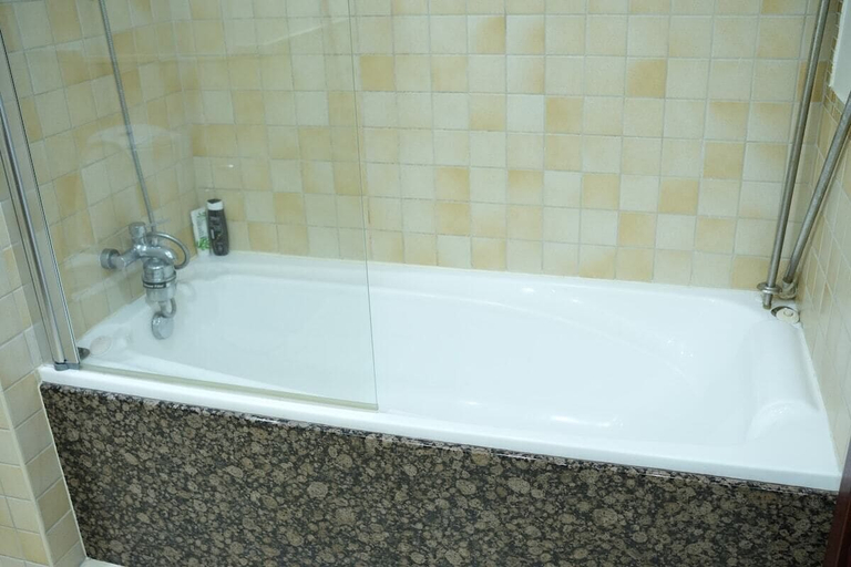 Bathroom 5, Free Gym and Pool Near to Beach Bunk Bed, Dubai