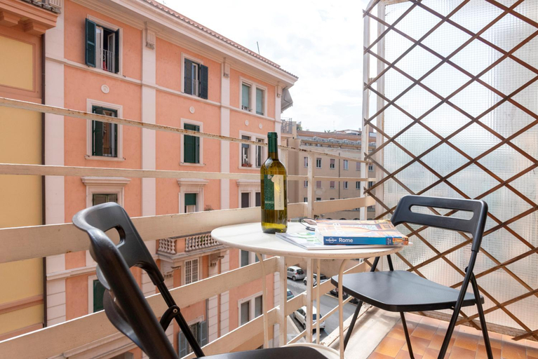 Others 4, San Pietro Holidays, Rome