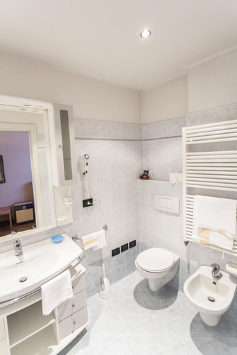 Bathroom 3, Hotel Principe, Parma