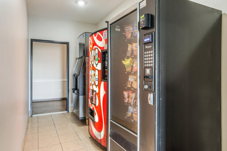 Food & Drinks, Red Roof Inn & Suites Lake Charles, Calcasieu