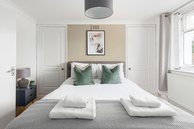 Bedroom 3, Magnificent 2 Bed Garden Flat in Oval, London
