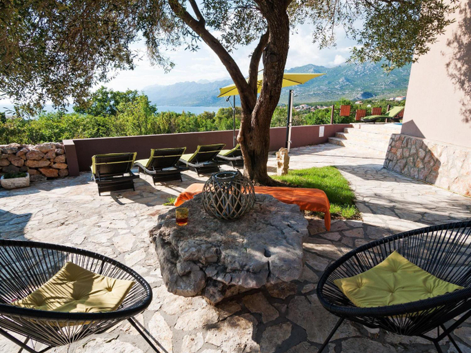 Others 3, Villa in Rovanjska with Pool Sea Views, Jasenice