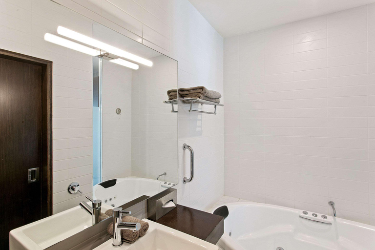 Bathroom 4, Quality Inn Heritage On Lydiard, Ballarat - Central