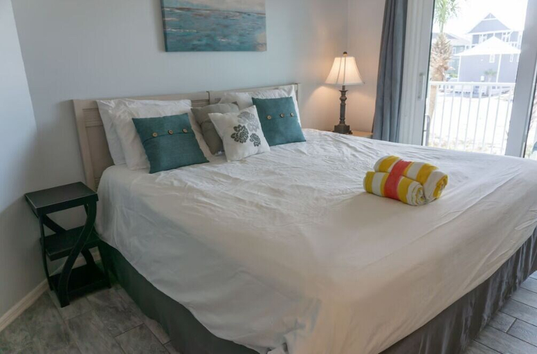 Others 2, Beachside Villas 1022, Walton