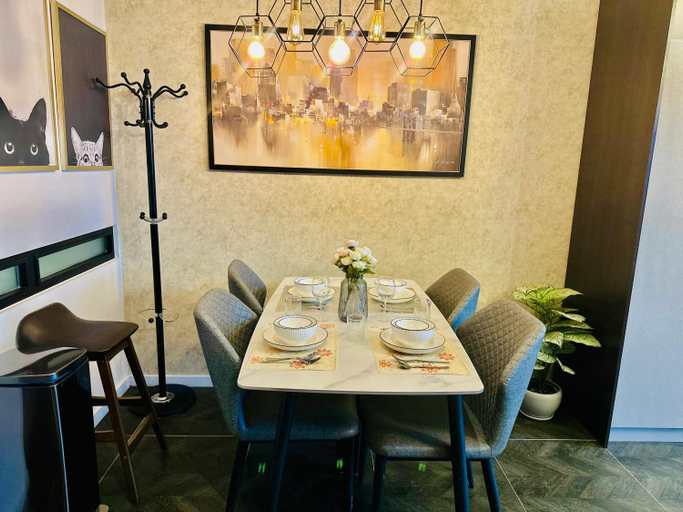Dining Room 9