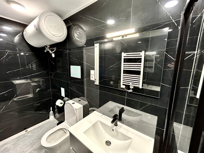 Others 3, Rooms Rayo, Madrid