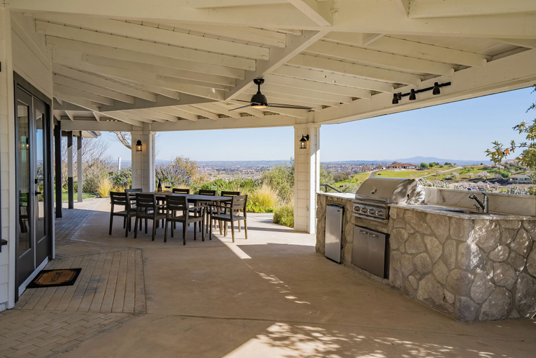 Food & Drinks 5, Mira Vista Manor, San Luis Obispo