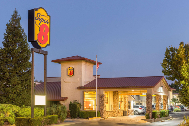 Exterior & Views 5, Super 8 by Wyndham Corning, Tehama