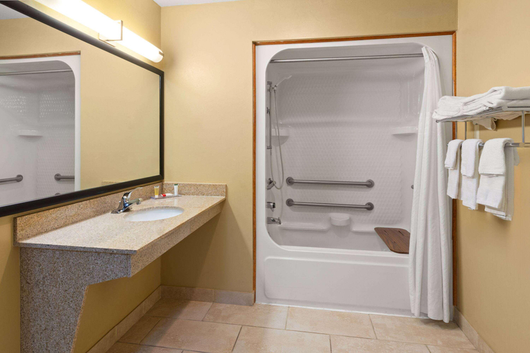 Bathroom 4, Days Inn by Wyndham Wauseon, Fulton