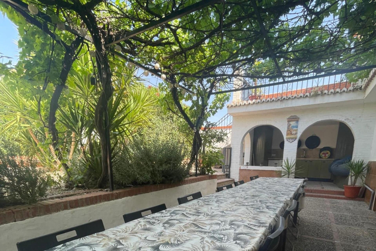 Outdoor dining 2, Lovely 10-bed Villa With Private Pool & Garden, Granada
