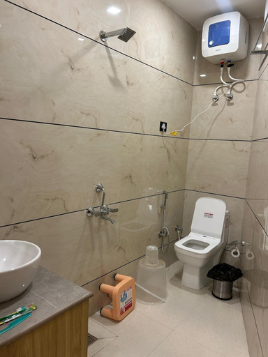 Bathroom 5, Peepal Hotel And Restaurant, Rudraprayag