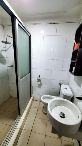 Others 5, Chello Suites, Kampala