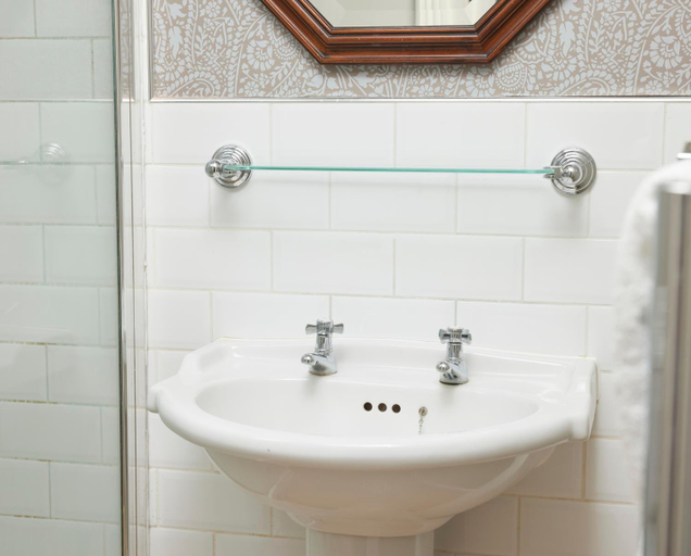 Bathroom 3, The Bushel by Greene King Inns, Suffolk