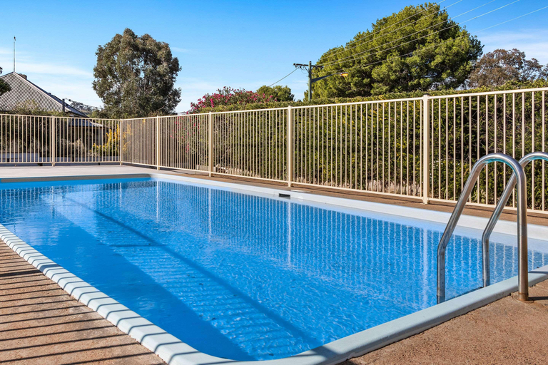 Sport & Beauty 5, Econo Lodge Alabaster Motel, Cowra
