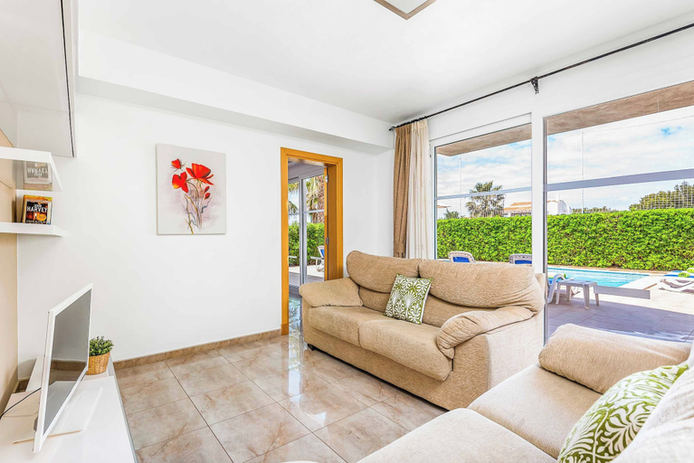 Others 1, Villa Betty, Baleares