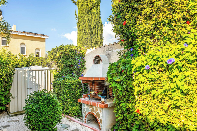 Others 4, Villa Kampos
