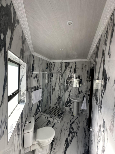 Bathroom 5, Harry's Luxury Guest House, Ngaka Modiri Molema