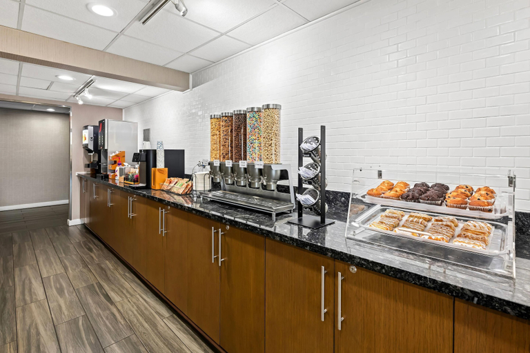 Food & Drinks 5, The Penn Stroud, Stroudsburg - Poconos, an Ascend Collection Hotel, Monroe