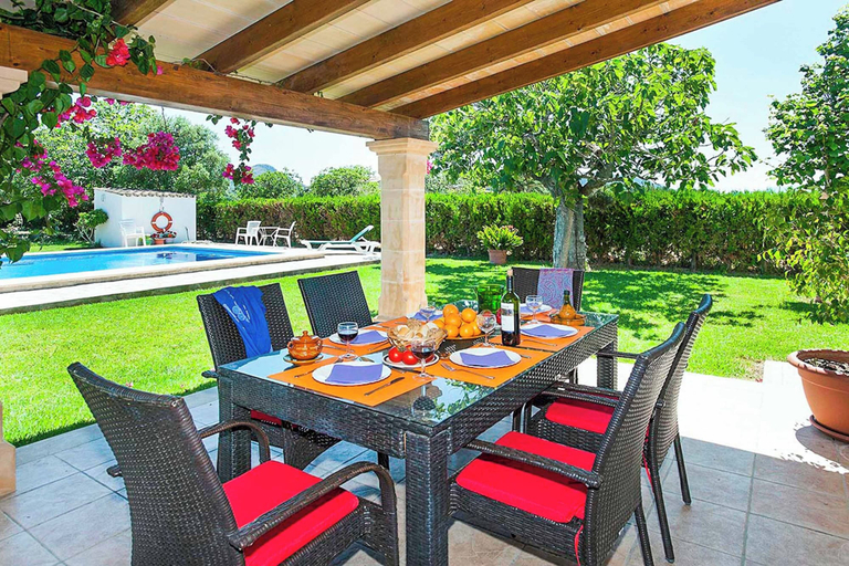 Others 3, Villa Burgues, Baleares