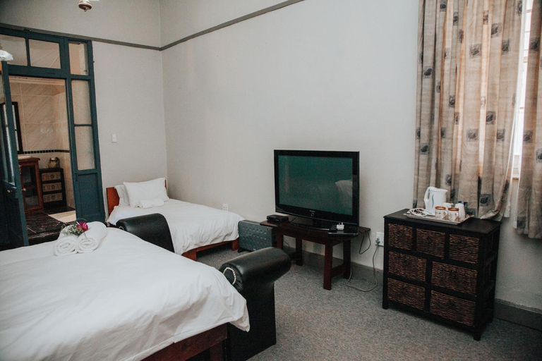 Bedroom 3, Bailey Country House, Chris Hani