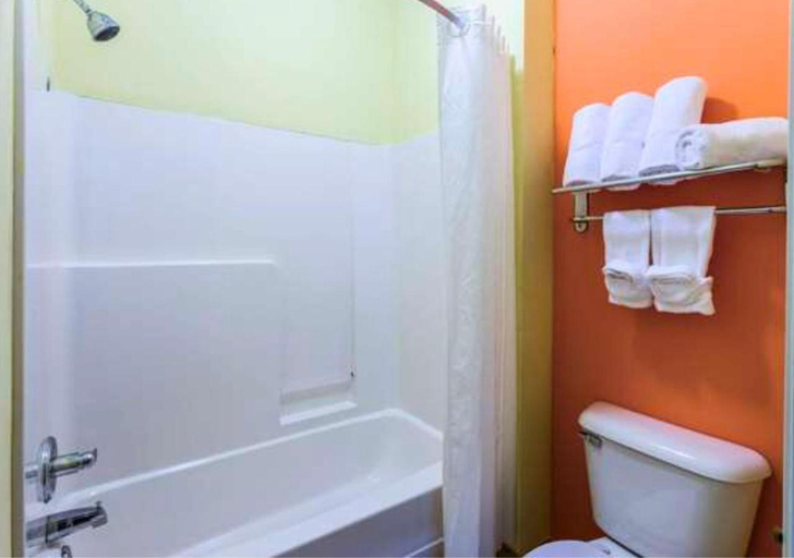 Bathroom 3, AmericInn by Wyndham Streator, La Salle
