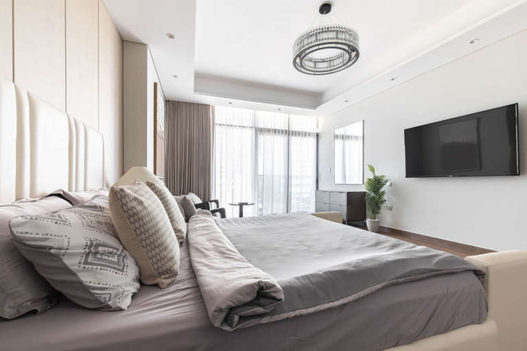 Room 2, Luxurious 3Br Apt in Nobles Tower Full Burj View, Dubai
