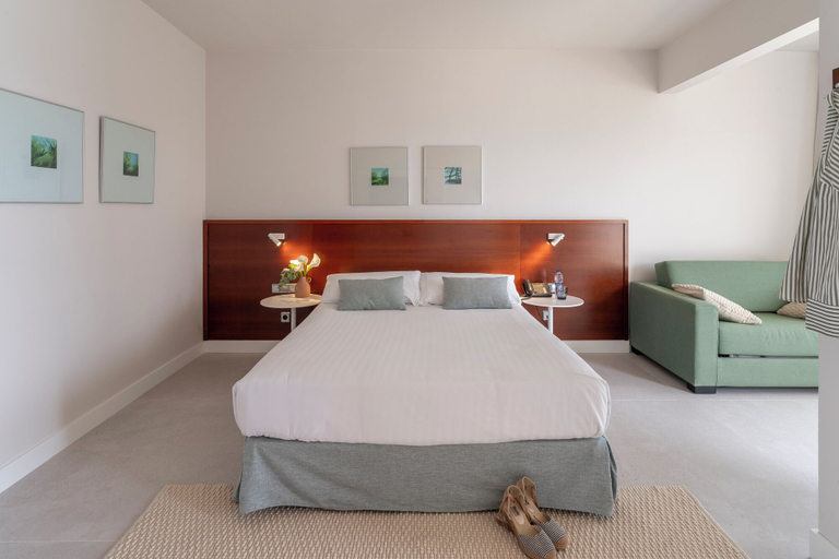 Bedroom 3, Prestige Victoria Hotel, Girona
