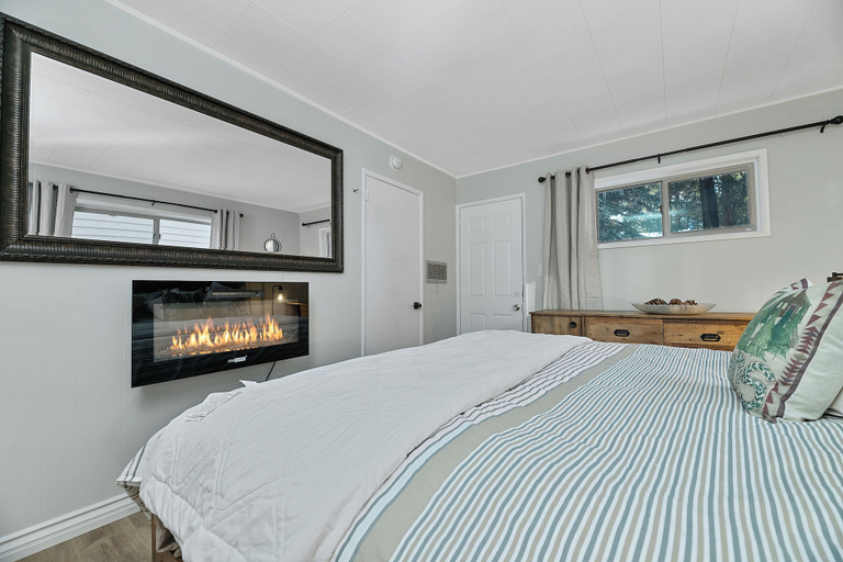 Bedroom 2, Boulder Bay Bungalow, San Bernardino