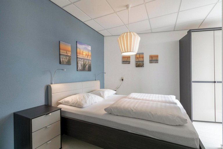 Room 2, Apartment by the Beach With Stunning Dunes, Den Helder