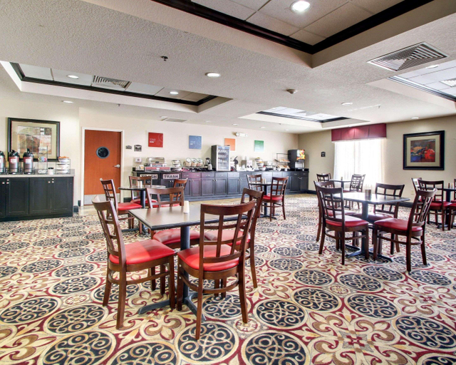 Food & Drinks 5, Comfort Inn & Suites, Hinds