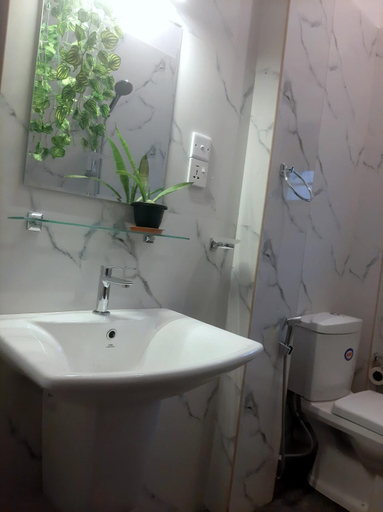 Bathroom 3, Weerakoon Garden Guest, Hikkaduwa