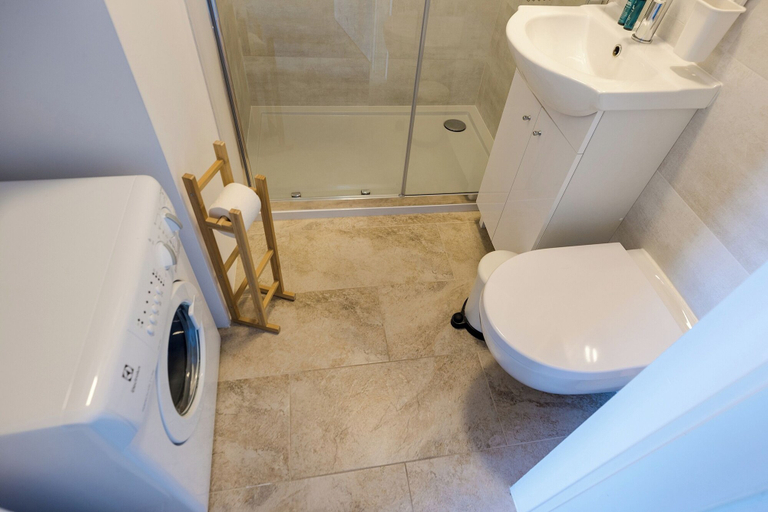Bathroom 5, ShortStayPoland Przechodnia B178, Warsaw
