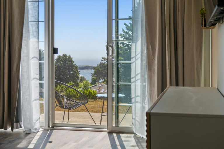 Others 5, Mendo Bungalow, Mendocino