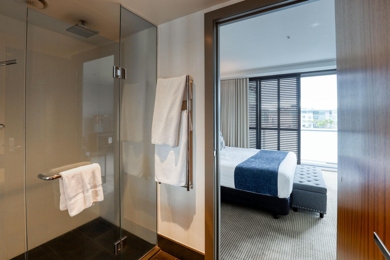 Bathroom 5, Marsden Viaduct Hotel, Waitakere
