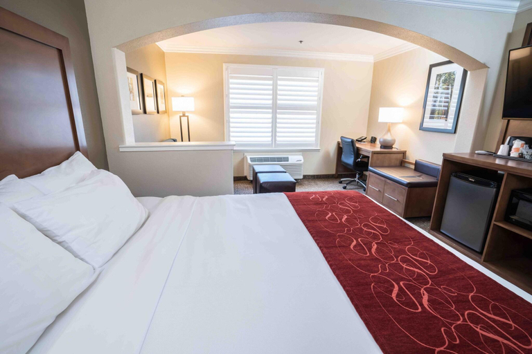 Bedroom 3, Comfort Suites Fresno, Fresno