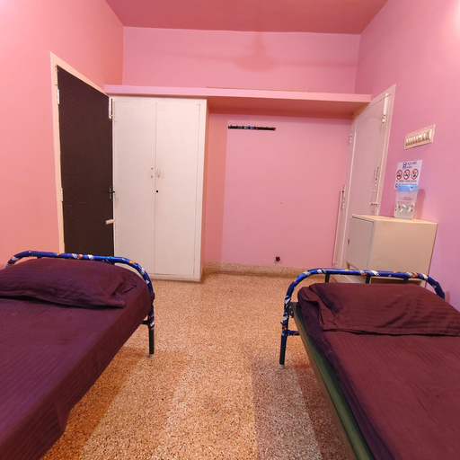 Others 5, Square & Dormitory Stays, Tirunelveli