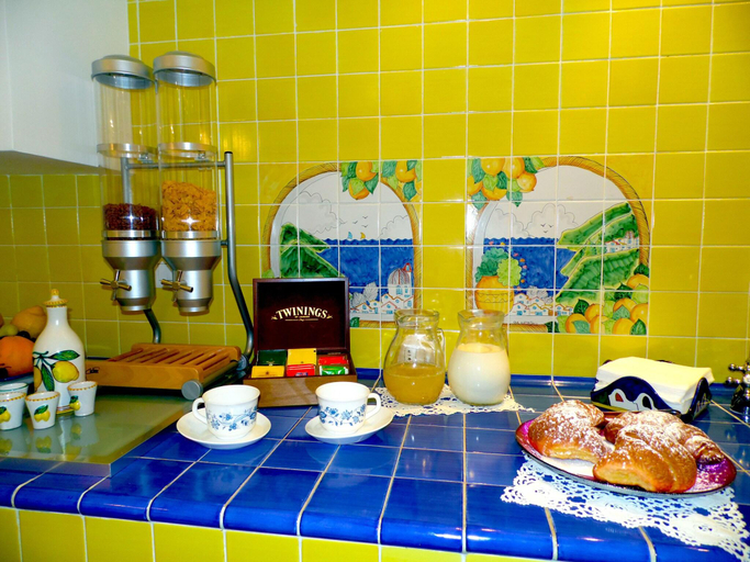 Food & Drinks 5, Dimora Carlo III, Salerno