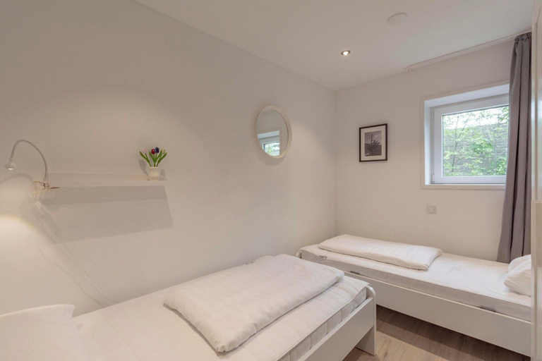 Room 3, Duinland 146 for 4 guests with garden, Zijpe