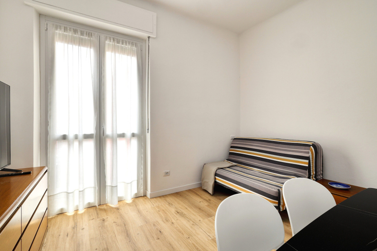 Others 4, 1-Bed apartment with balcony near subway, Milano
