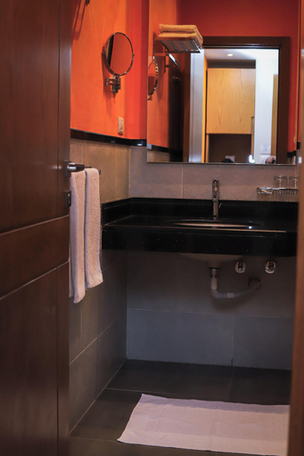 Bathroom 4, Al Madiafa, Qasr an-Nil